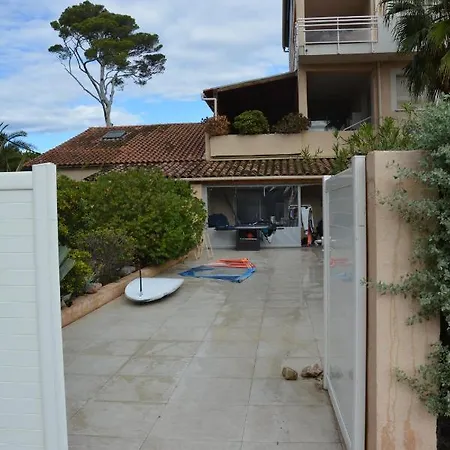 Le Bona En Rez De Jardin Apartment Hyeres